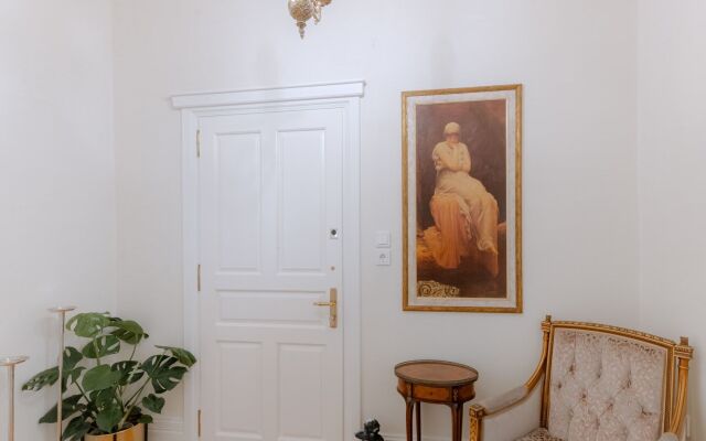 Castellano Hotel & Suites