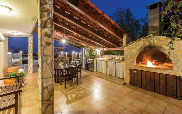 Four-Bedroom Holiday Home in Kastel Novi