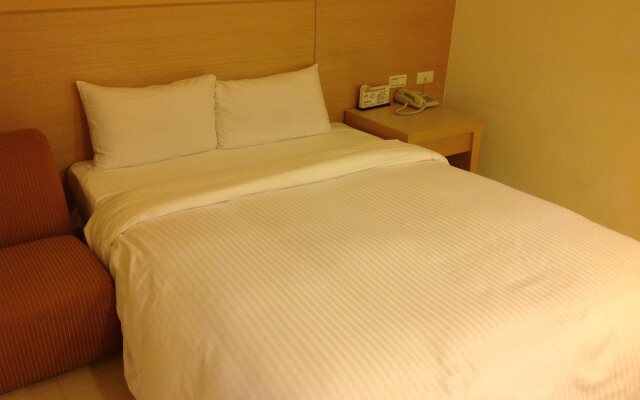 Chih Feng Hotel