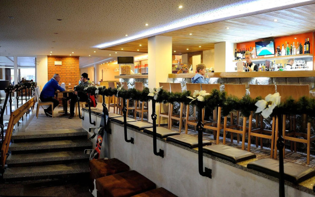 Hotel FIS