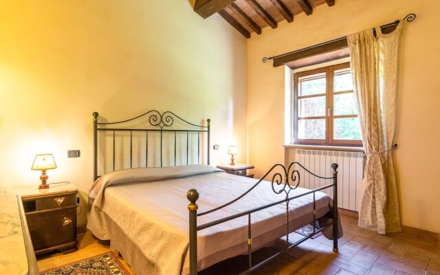 Dreamy Farmhouse with Hot Tub, Garden, BBQ, Swimming Pool