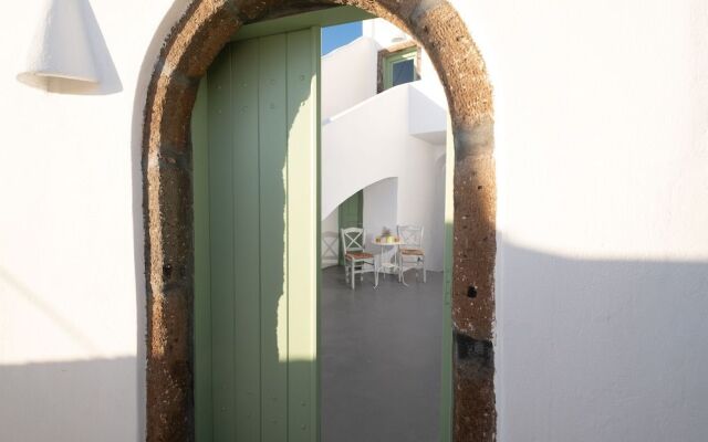 White Orchid Cave House & Studio