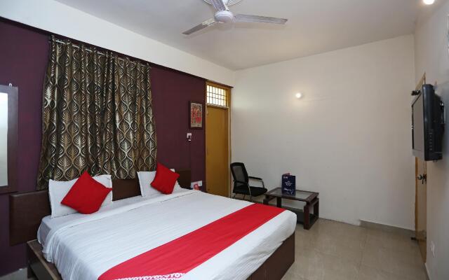 FabHotel Vibrant Guest House