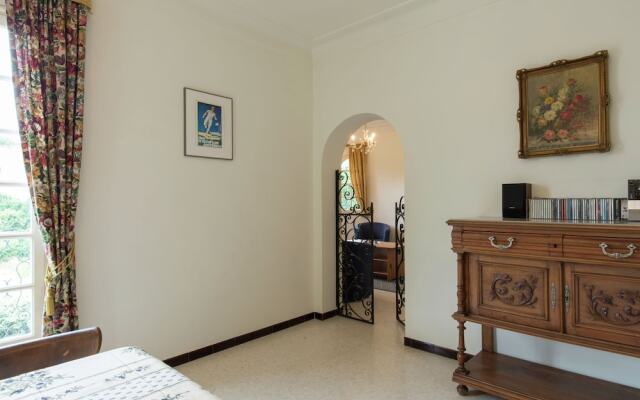 Beautiful Villa in Nyons with Swimming Pool