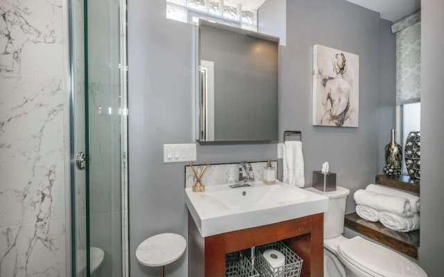 Luxury Mt. Adams Retreat Apt 1