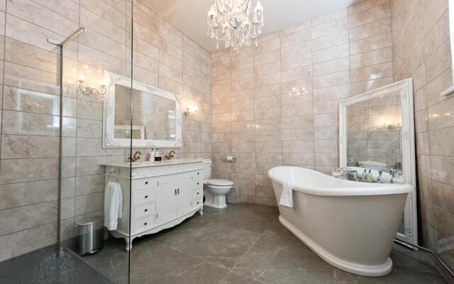 Glewstone Court Country House Hotel