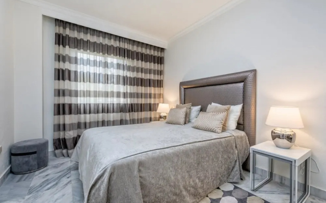 Dama de Noche - 4BR Garden Apartment in Puerto Banus