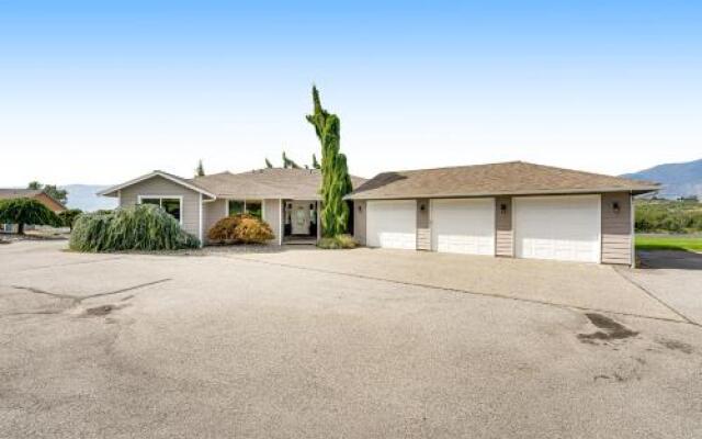 La Via Bella Retreat by the Lake