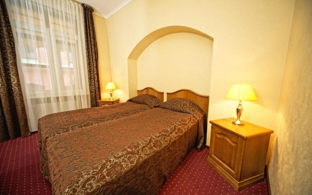 Monte Kristo Hotel