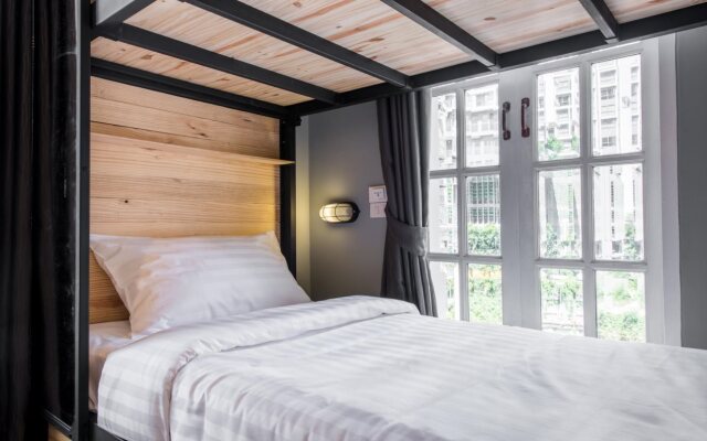 X9 Hostel