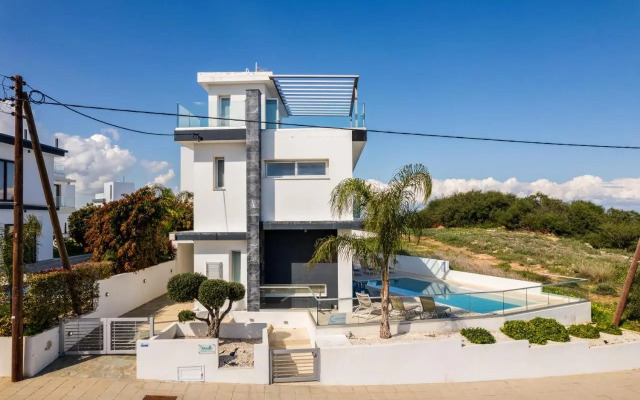 Seaside Luxury Villa