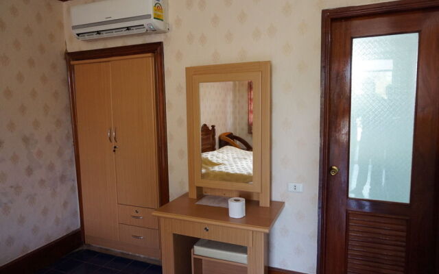 Phonepaseud Hotel
