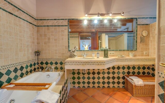 New! Villa Alaro by Priority