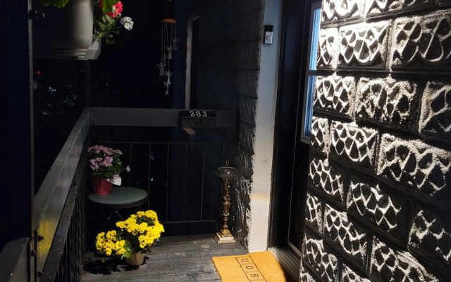 Vibrant apartment in the heart of the town