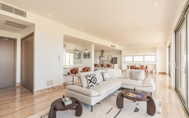 Penthouse With Private Picuzzi in Cap Cana