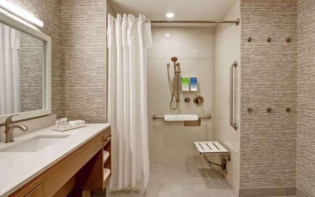 Home2 Suites by Hilton Montreal Dorval