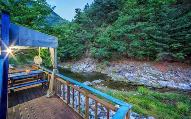 Gapyeong Pool Villa Aqua Velly Pension