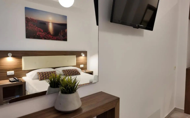 Hotel Santorini