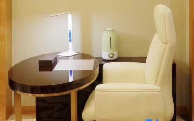 Runhu Holiday Hotel