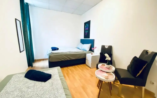 Stylish Shared 3-Bedroom Stay Near City