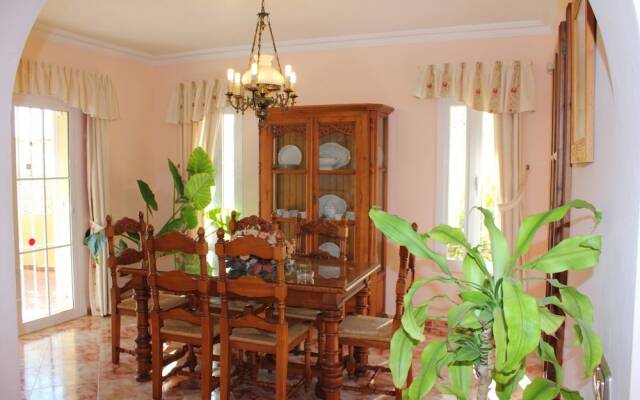 Villa Mercedes Canovas Nerja