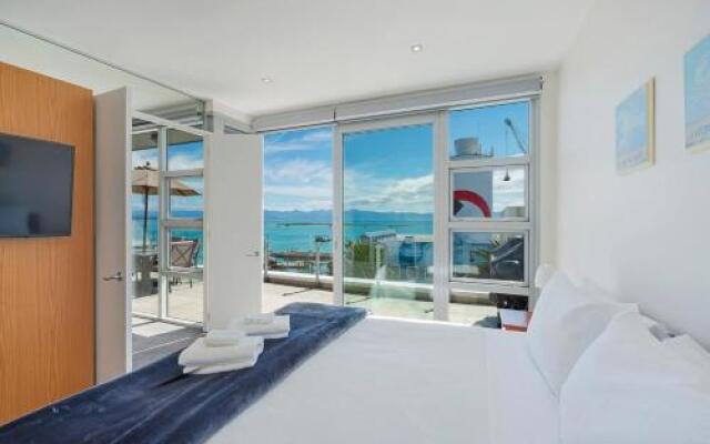 Seaside Luxury - Holiday apartment accommodation, Nelson Waterfront