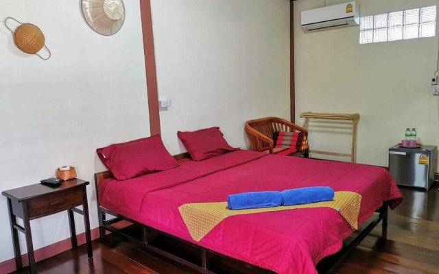 Baan Khun Ya Ayutthaya