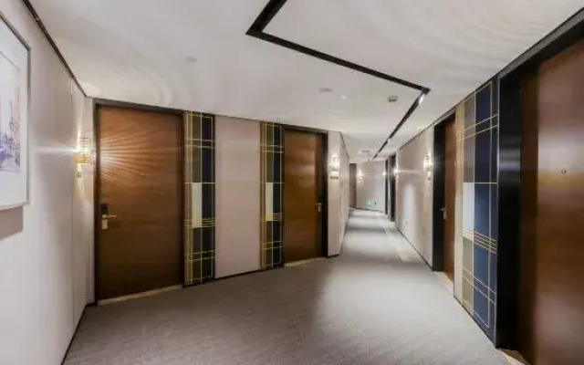 Homeinn Plus Hotel (Shanghai Pujiang  Lianhang Road Subway Station Renji Hospital South campus)