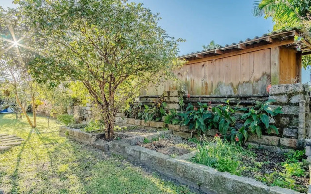 3-bedroom House 800m From the Beach Tab0140