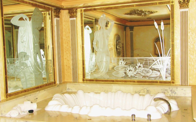 Gallery Holiday Motel