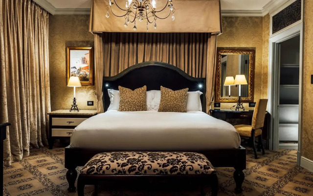 Palazzo Hotel