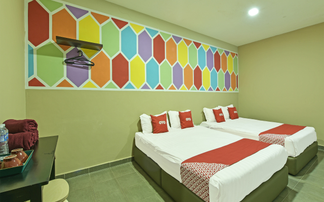 SUPER OYO 90701 Venomi Hotel