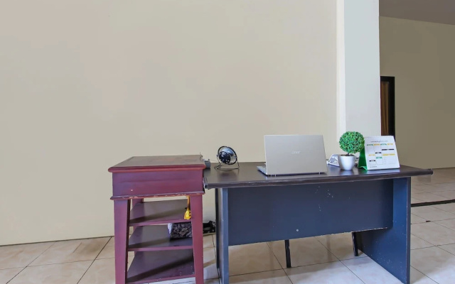 Hotel O Atlanta Guesthouse – Guest Rooms – Semarang