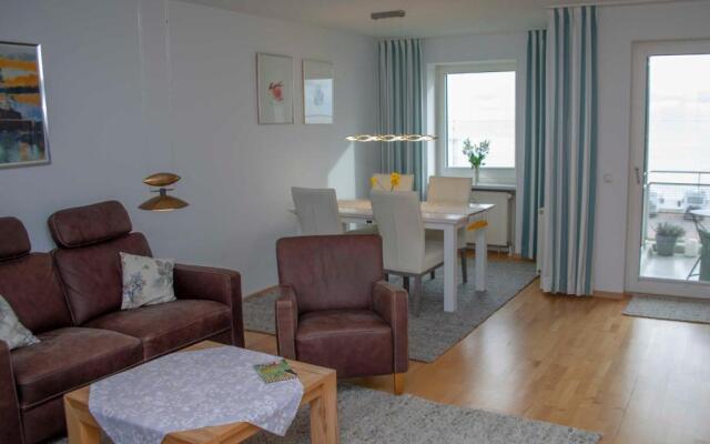 107-2 Neptun mit Meerblick