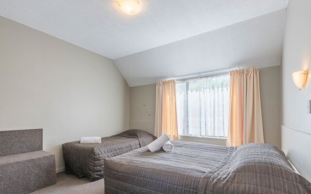 Manuka Crescent Motel