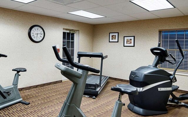Quality Inn & Suites Skyways