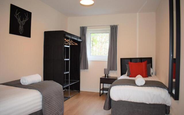 Kelpies Serviced Apartments Callum- 3 Bedrooms- Sleeps 6
