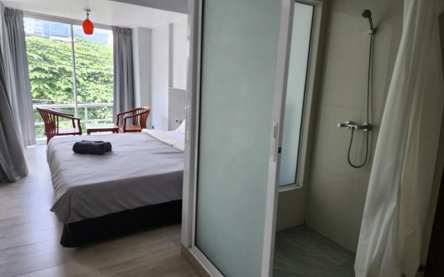 B & B Patong Beach House