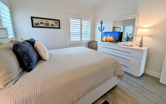 The Intercoastal #205 - Beachy Chic