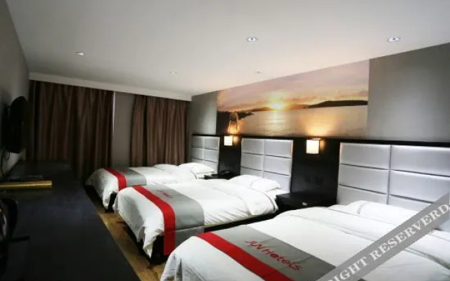 Junyi Hotel (Weinan Baishui Dongfeng Road Yadong Branch)