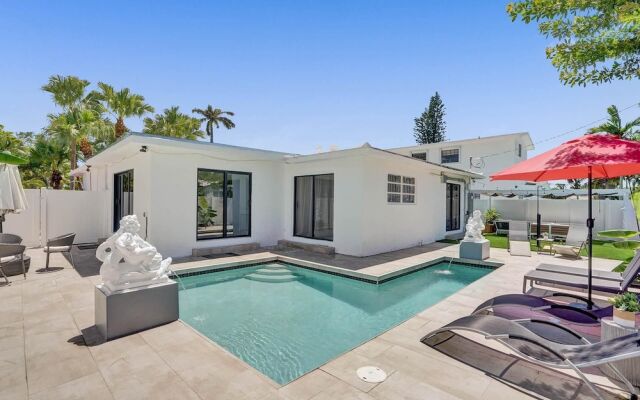 Heated Private Pool 4BR Modern home