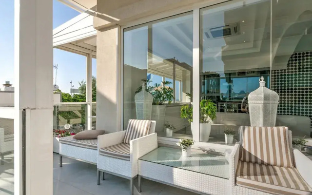 Modern Apartment in Rimini Italy with Hot Tub