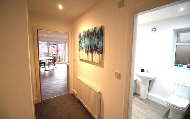 2 Bed Bungalow - Large Enclosed Garden - New Build