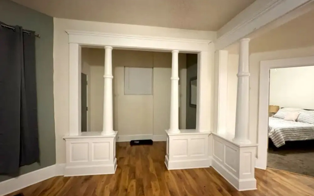 Downtown 1BR Stay Walk to Cafes Parks