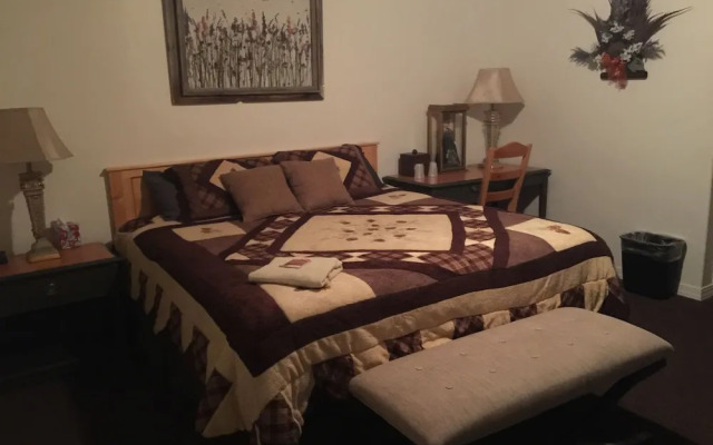 Rustic Inn Motel