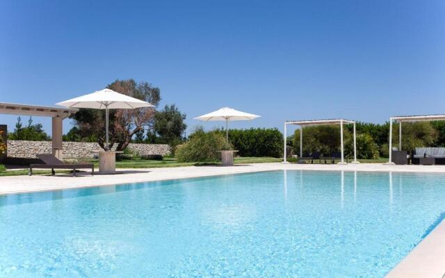 Masseria 8 camere e 10 bagni, piscina mare m880