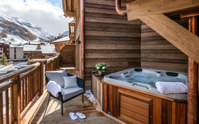 Alaska Lodge by Alpine resorts