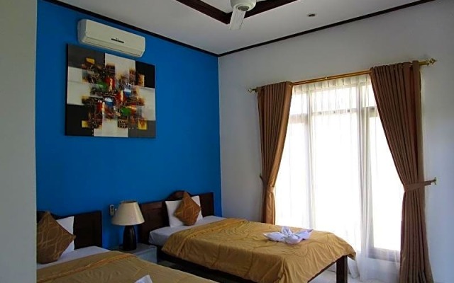 Yogi Beach Bungalow & Restaurant Lembongan