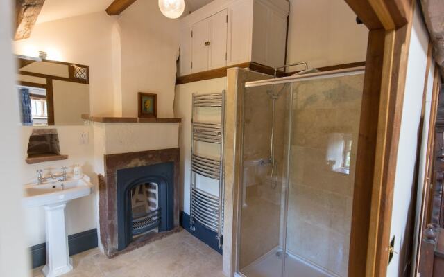 HAILE HALL Private Wing 4 Ensuite Bedrms