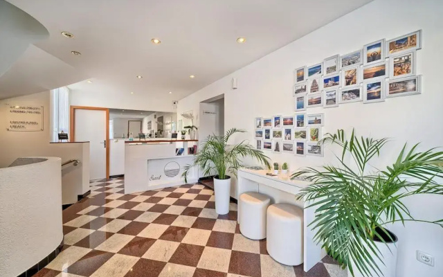 Sunset Split Rooms